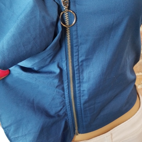 🚨 2 for $10 ❤Ruffle Top - Picture 2 of 3